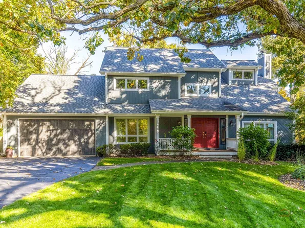 92 Golfview Rd, Lake Zurich, IL 60047
