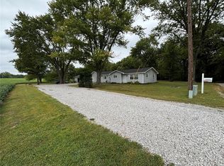 600 W Carson St, Worden, IL 62097