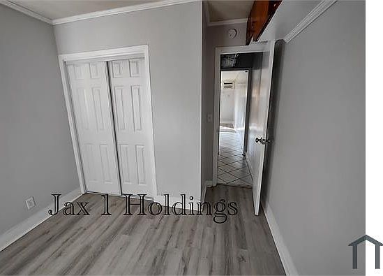 3rd image of 5676 Akra Ave