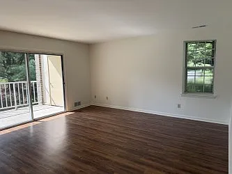 Flying Hills Apartments — Photo 17
