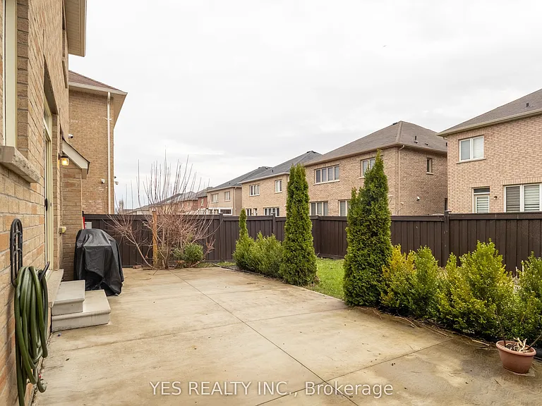 34 Newhouse Blvd — Photo 5