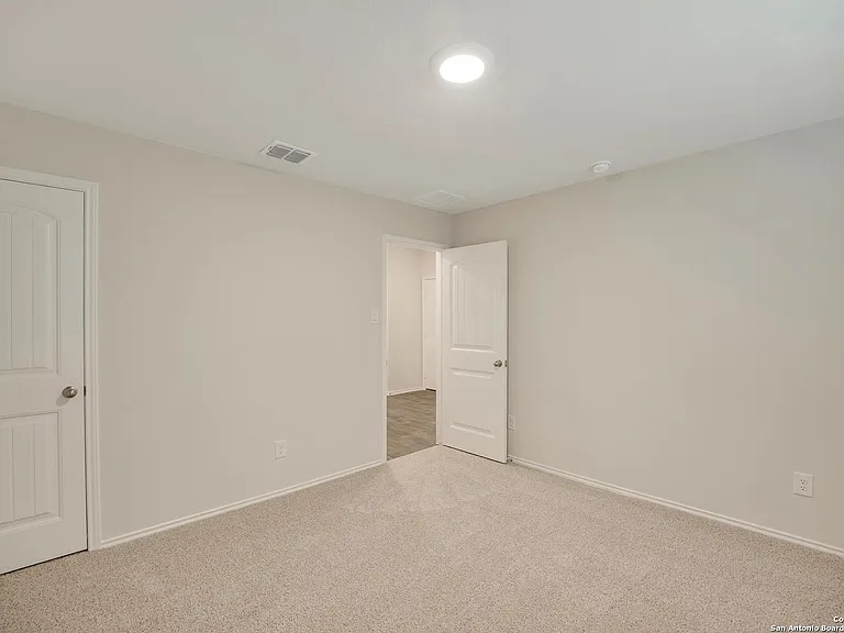 728 Armadillo Dr — Photo 23