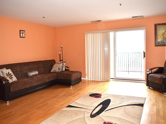4th image of 451 Town Place Cir APT 307