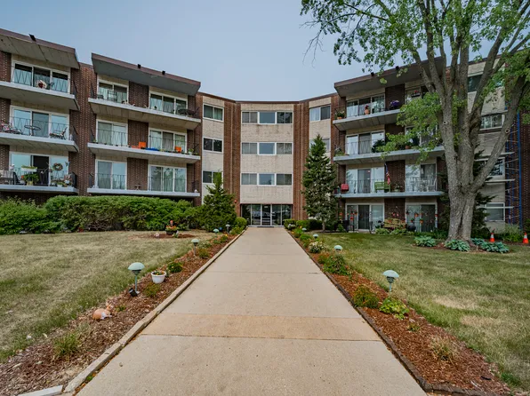 5540 Walnut Ave APT 10C, Downers Grove, IL 60515