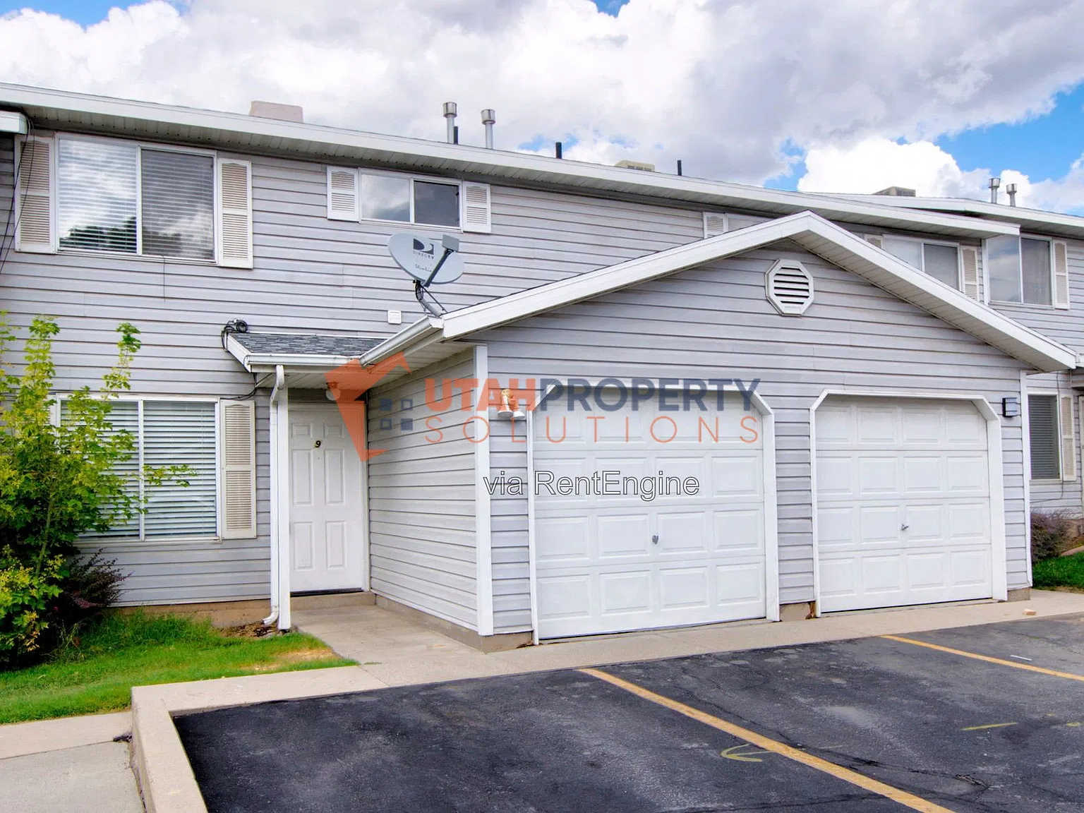 3 bed, 1.5 bath, 1098 sqft, $2,145 — Photo 3