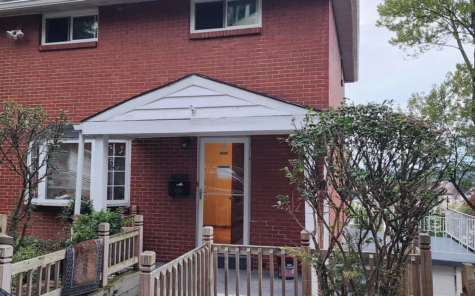 3 bed, $1,600 — Photo 1