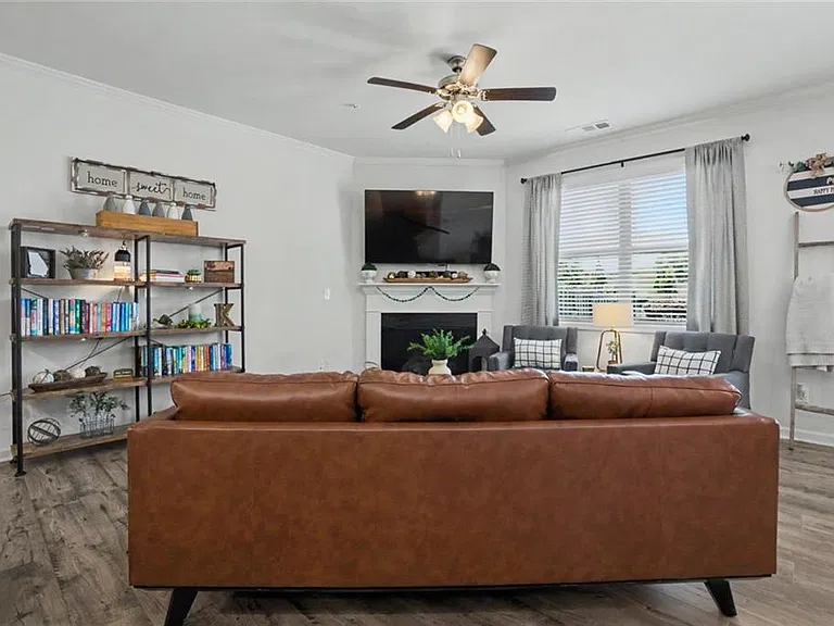 723 Woodstock Grove Dr — Photo 21