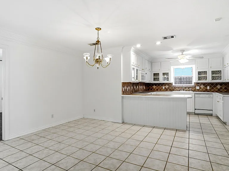 1812 Kynette Dr — Photo 6