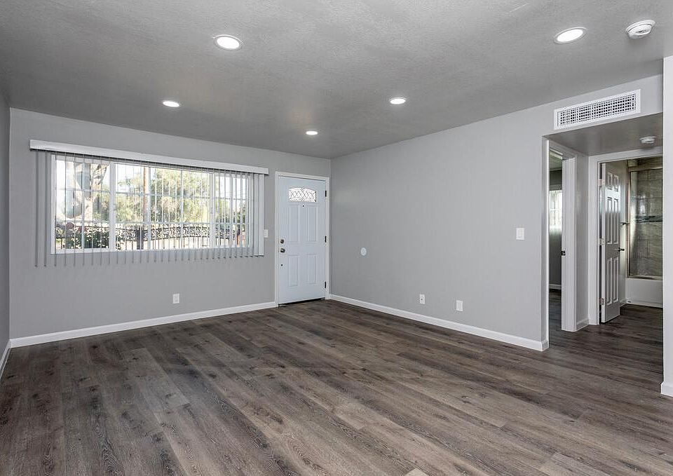 4880 E University Ave, Fresno, CA 93703 | Zillow