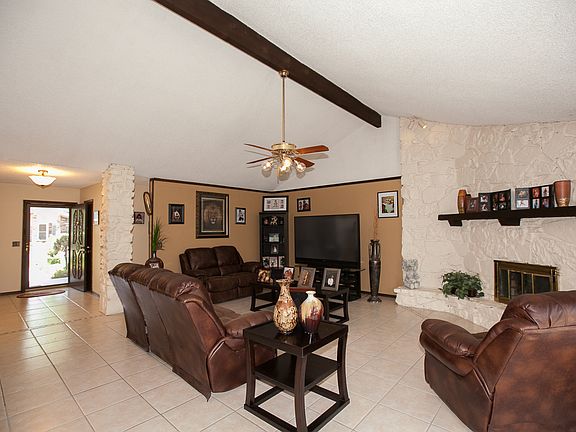 Natural light will accent decorations