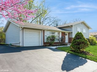 3213 Halsey Dr, Woodridge, IL 60517