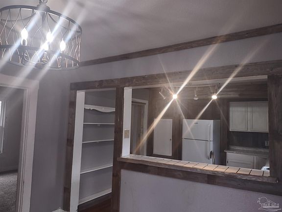 5th image of 2216 W Gonzalez St