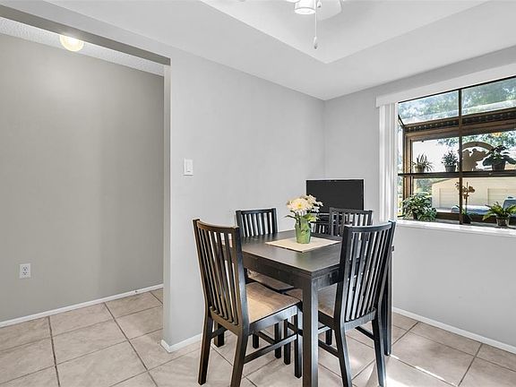 4th image of 860 MACLAREN DRIVE N #B