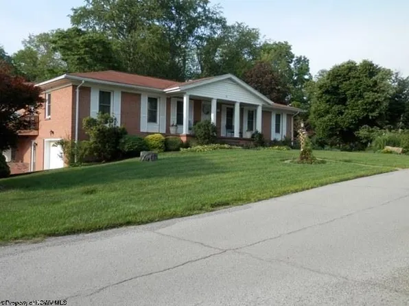 19 Brighton Cir, Clarksburg, WV 26301
