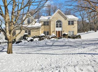 19 Drake Ln, White Plains, NY 10607