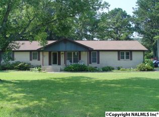 2079 Meadow Cir N, Southside, AL 35907