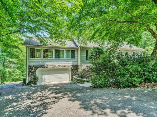 103 Briarcliff Dr, Moneta, VA 24121