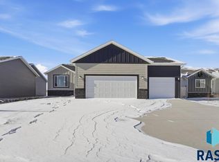 213 Plainside Ave, Harrisburg, SD 57032