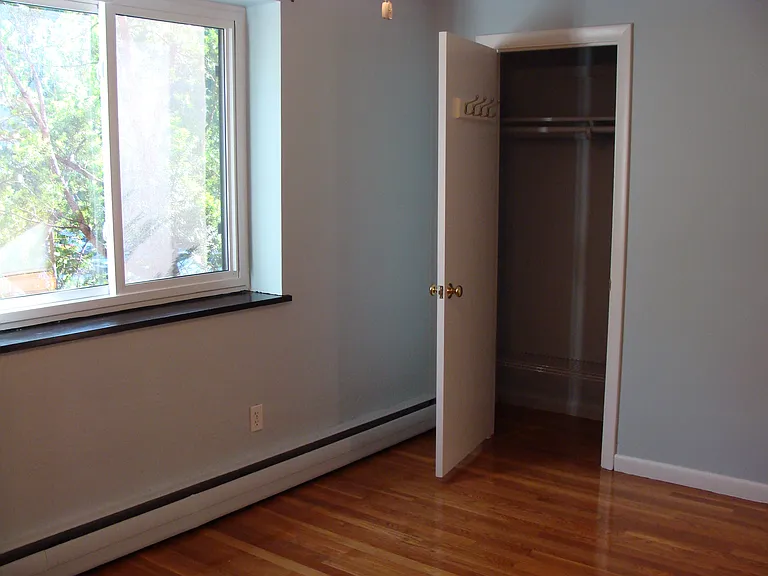 205 Kent St #18 — Photo 10