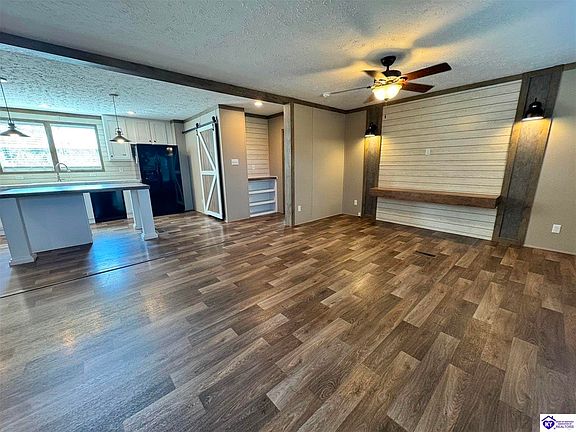3rd image of 3883 Woodland Rd