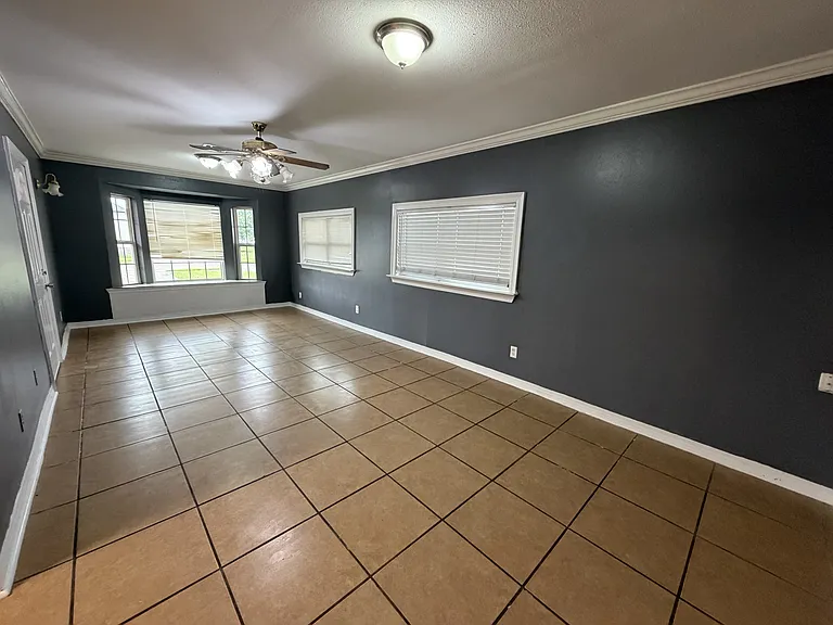 7532 Patricia St — Photo 3