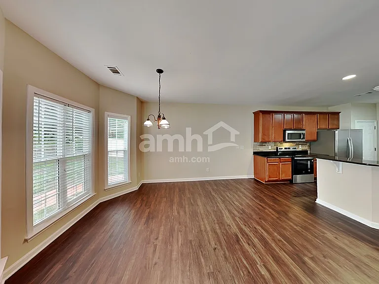 122 Tilton Dr — Photo 10