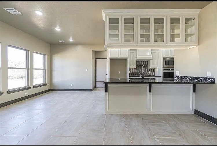 1110 Mount Pinchot Ave — Photo 4