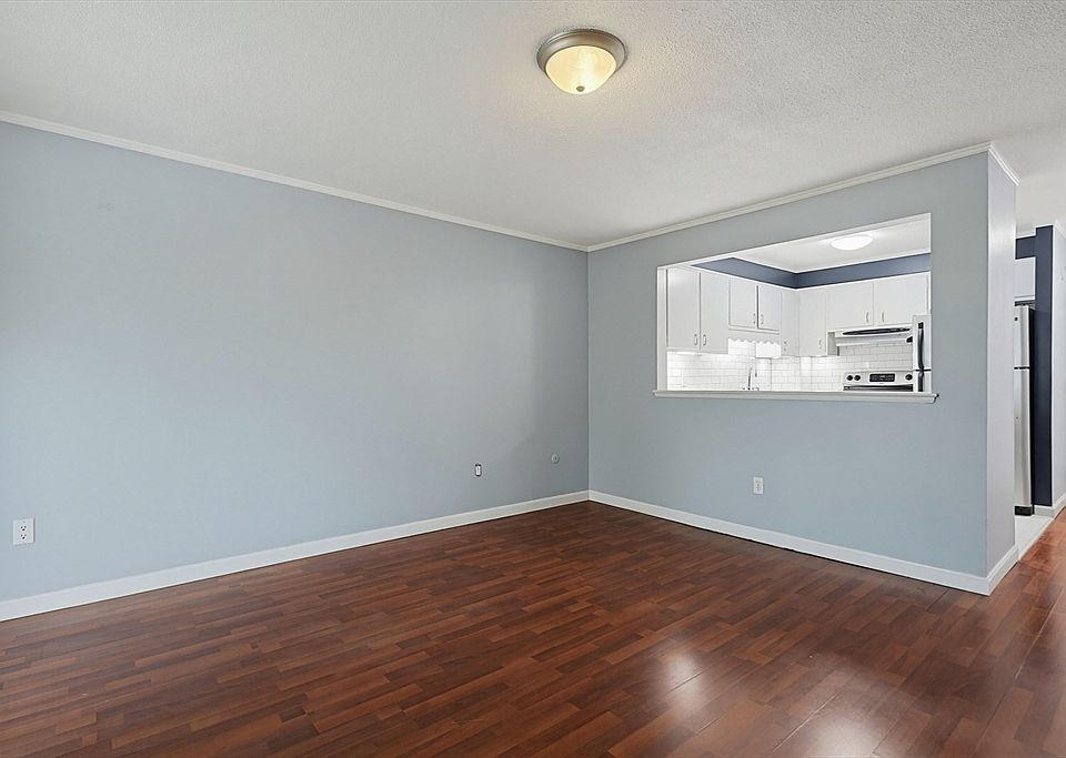 1st image of 45 Oval Rd APT 34