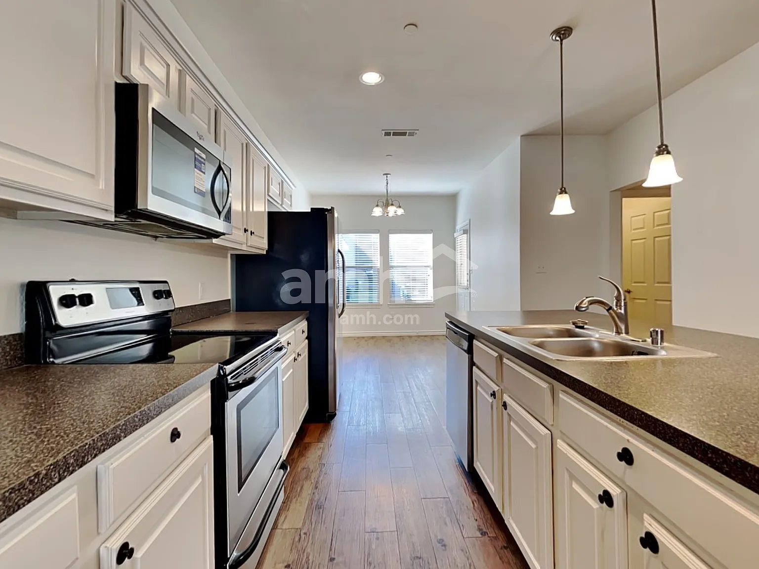 4 bed, 2.5 bath, 1970 sqft, $2,245 — Photo 4
