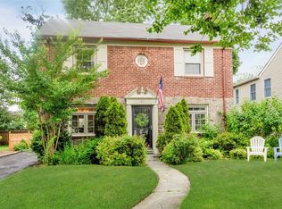 97 Hampshire Rd, Rockville Centre, NY 11570