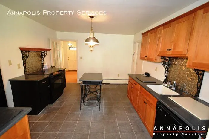 208 Avondale Cir — Photo 32