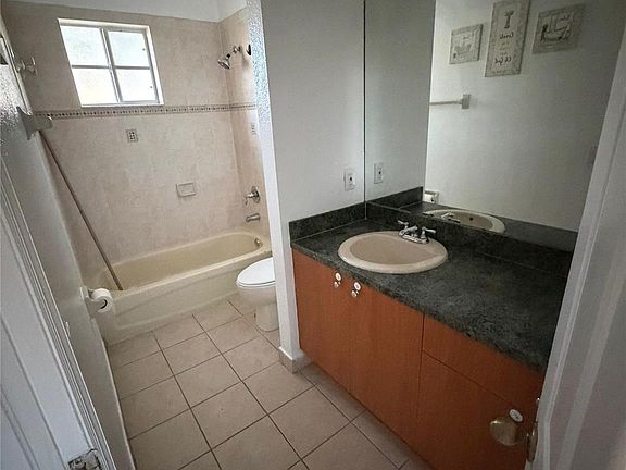 5th image of 1718 SW 81st Way #1718