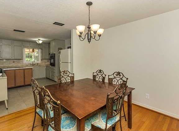 2nd image of 751 Ashwood Dr E