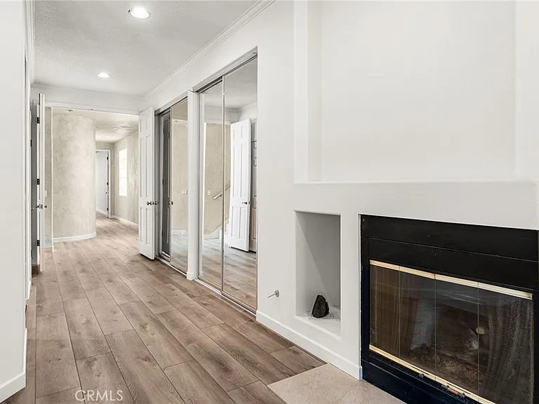 609 21st St — Photo 34