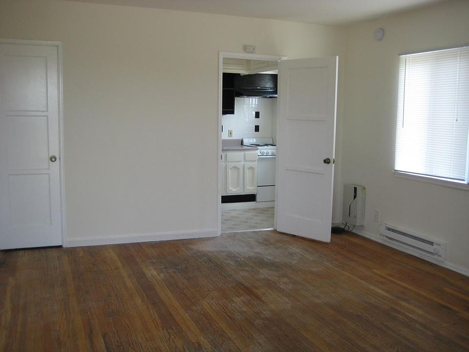 2nd image of 1307 Ocean Park Blvd APT B