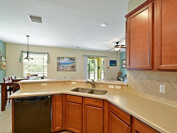 3rd image of 12409 Daisy Pl