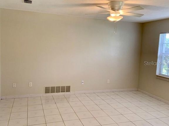 2nd image of 211 S Fairbairn Dr