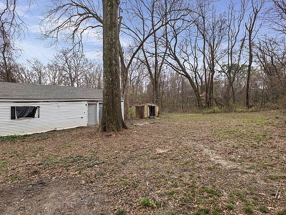 5th image of 2185 Slocum Ave