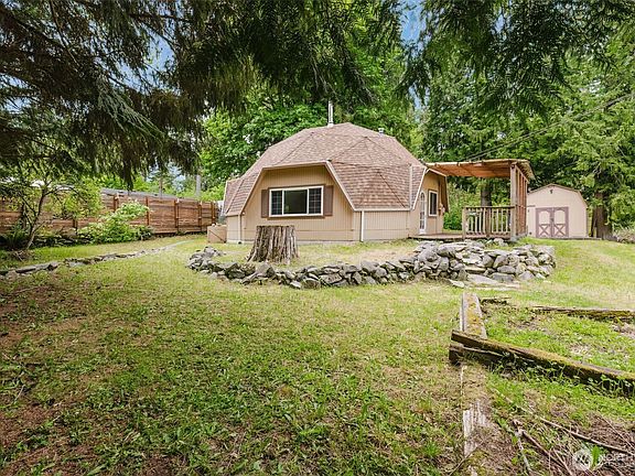 2nd image of 27299 Baywood Drive NE