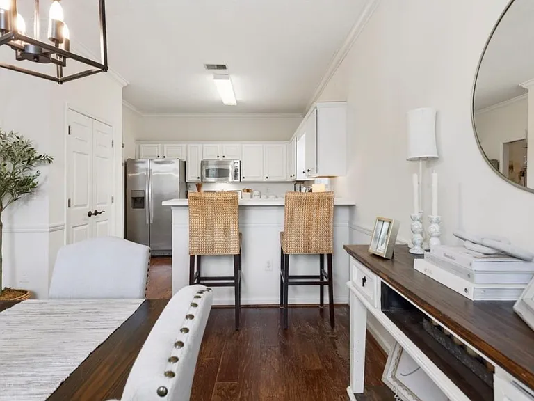 2300 Amberley Woods Trce — Photo 13