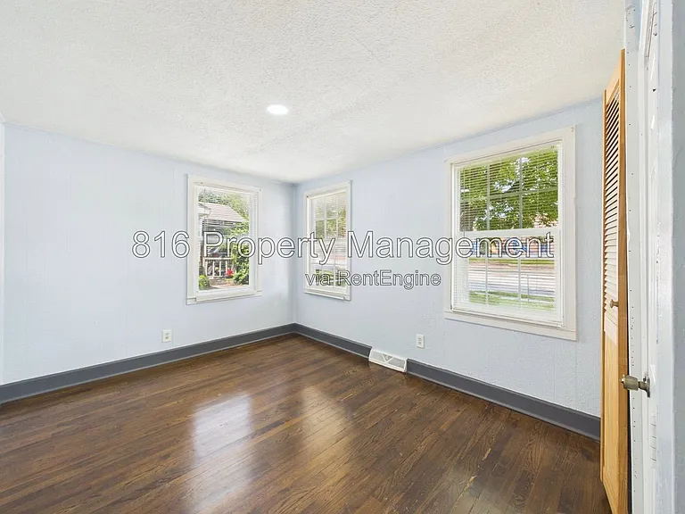 810 S Woodland Ave — Photo 12