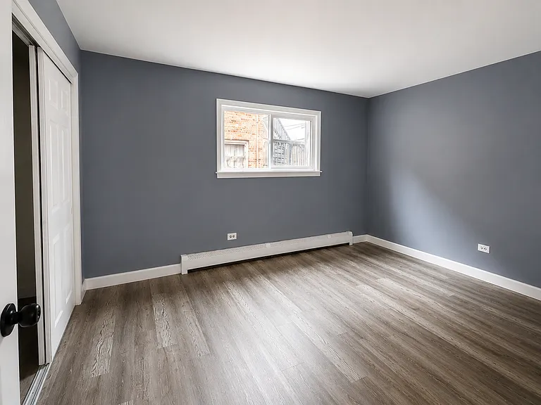 1011 S 13th Ave — Photo 3