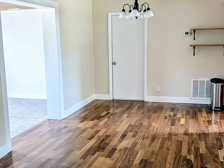 4502 S Cameron Ave — Photo 5