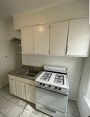 3rd image of 23-19 26th St #2R