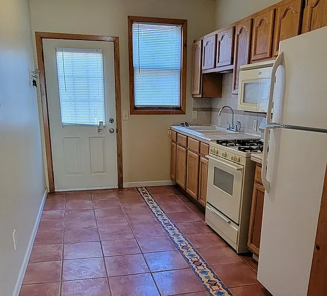1143 7th Ave — Photo 6