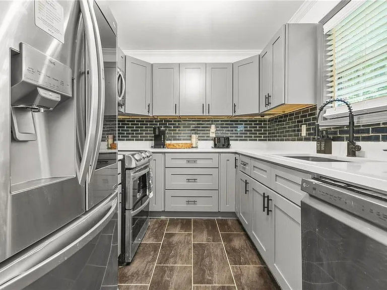 545 Elmwood Rd NW #A — Photo 5