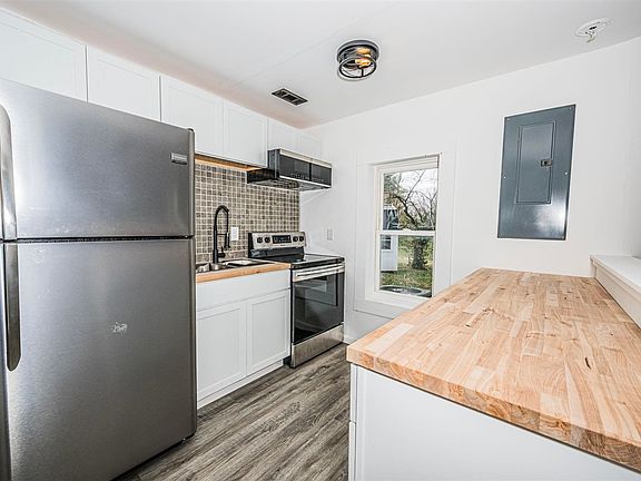 5th image of 102 Schweizer Rd