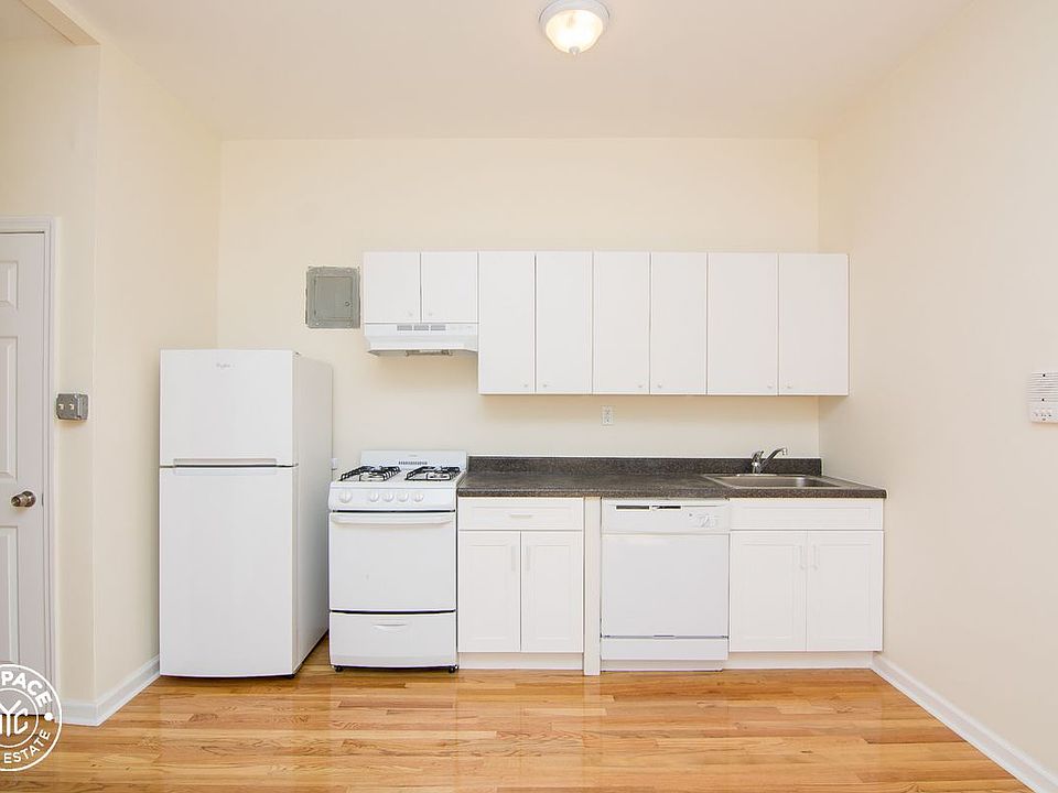 1st image of 302 Quincy St APT 1C