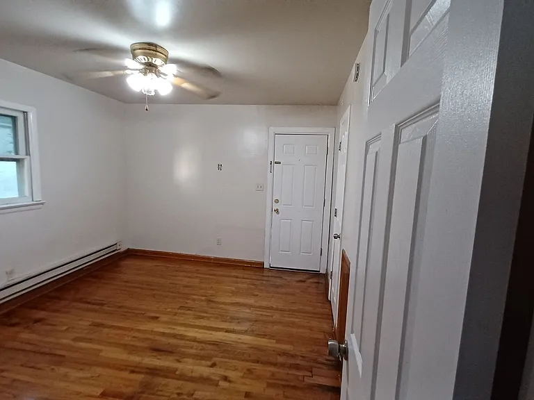 519-521 E Broad St — Photo 28