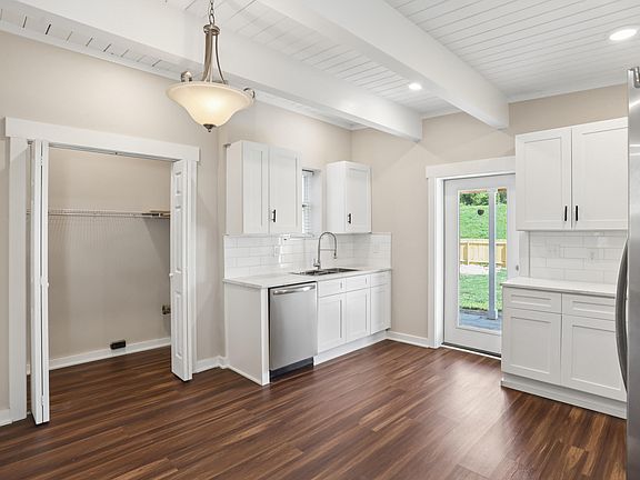 5th image of 419 Fairhope